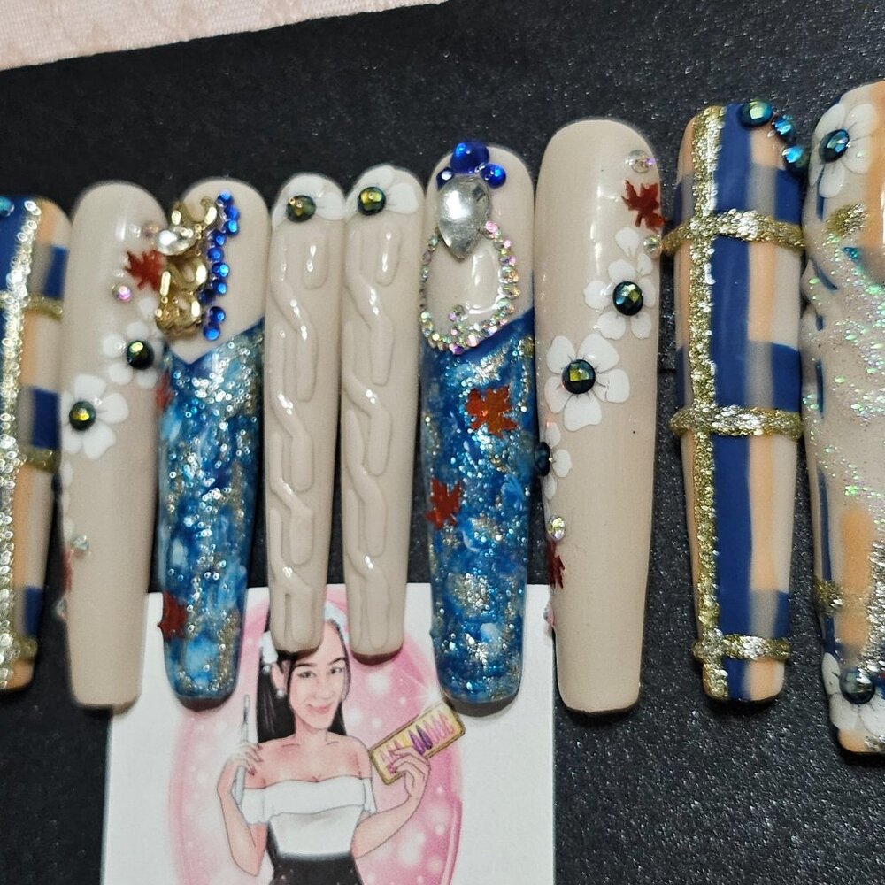 Fall inspired press on nail set - Picture 3 of 4